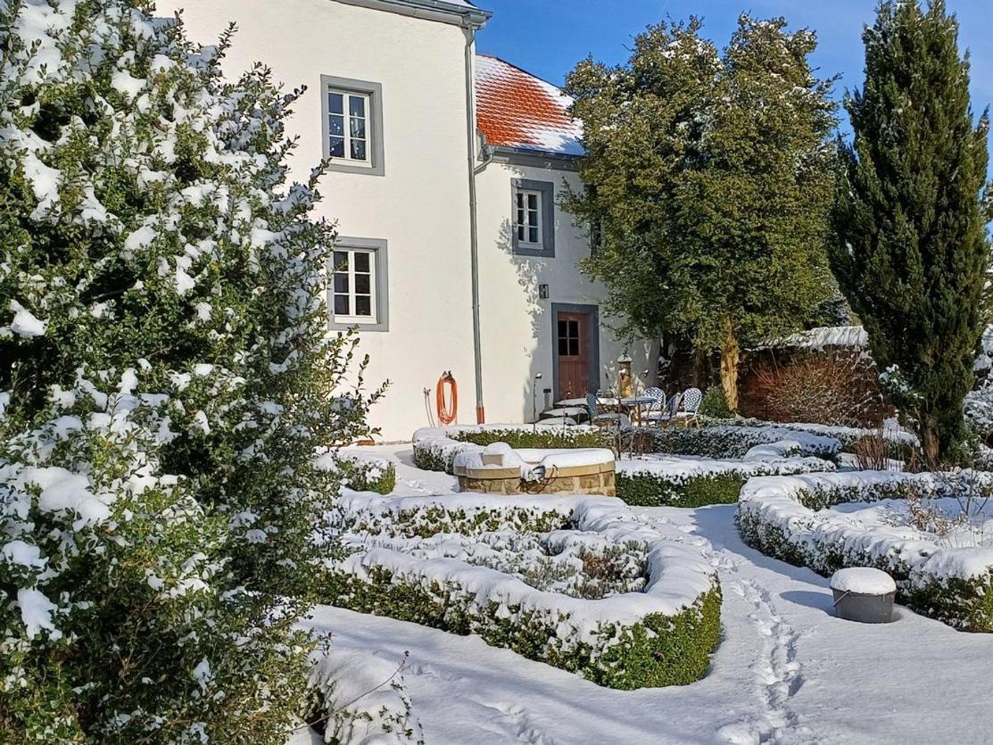 B&B Gutshaus De La Fontaine Feilsdorf Exterior foto